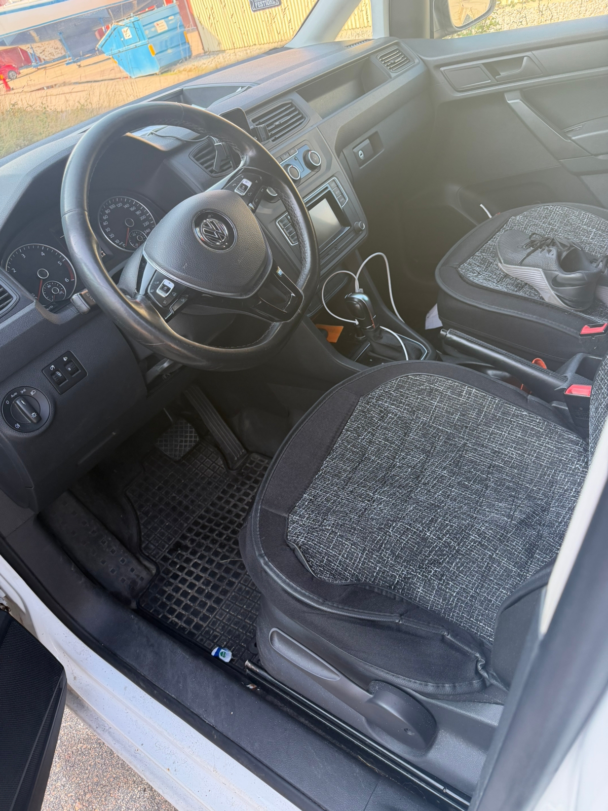 Volkswagen Caddy Maxi 2018, bild 4/5