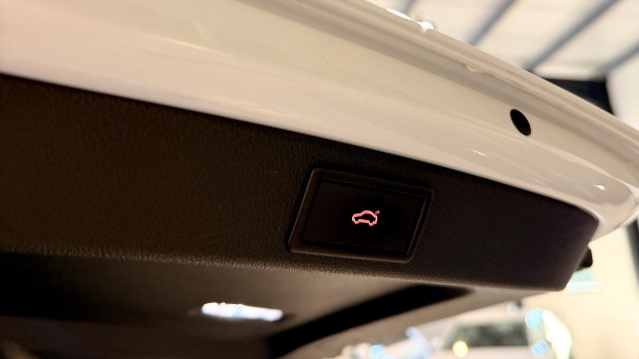 Skoda Superb 2023, photo 7/10