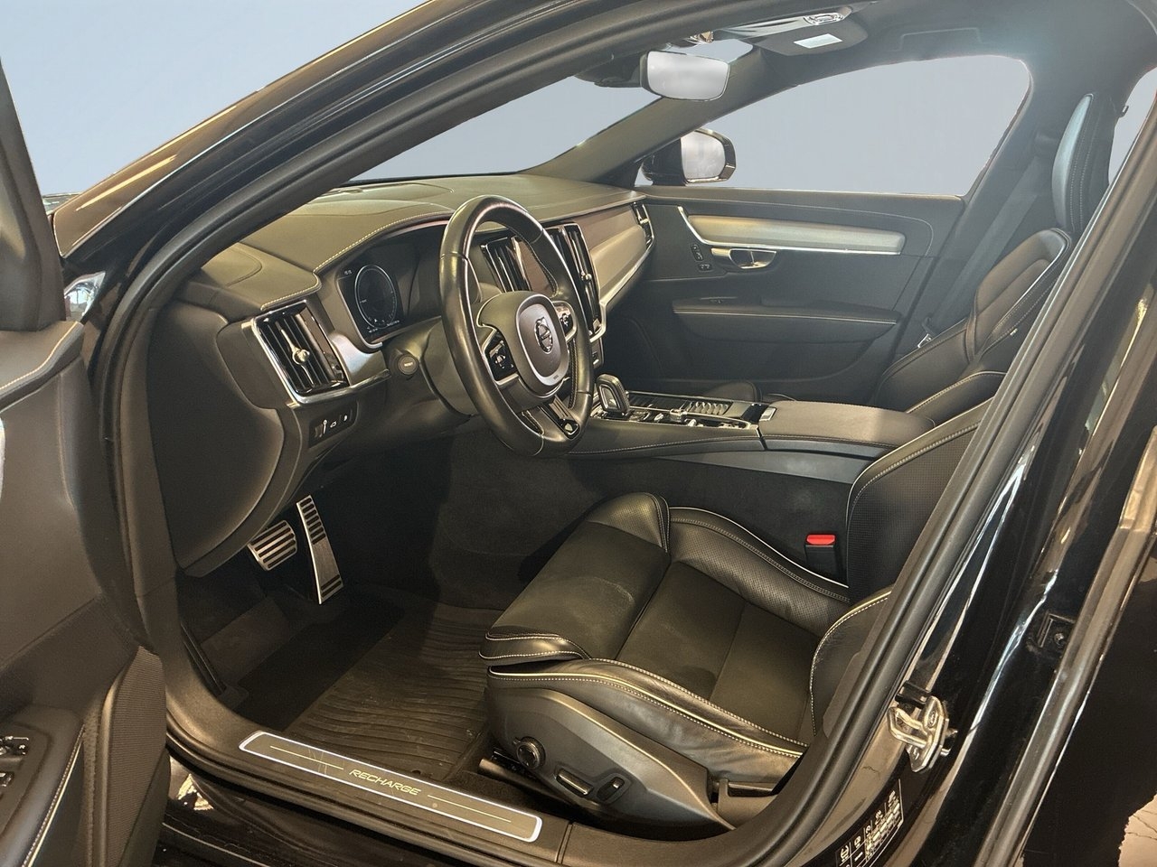 Volvo V90 PLUG-IN T8 AWD R-Design Drag 2021, bild 7/10