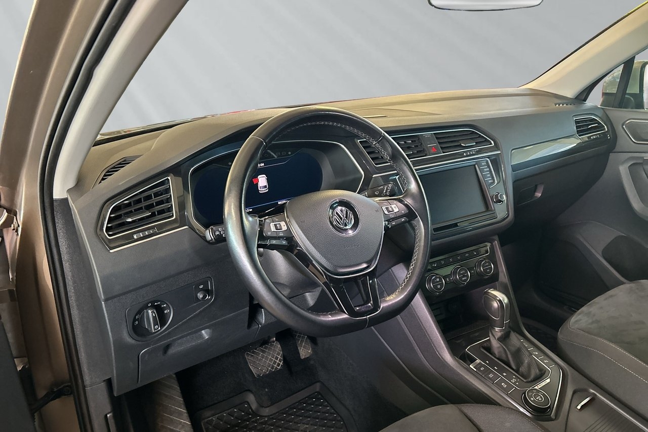 Volkswagen Tiguan 2017, photo 4/6