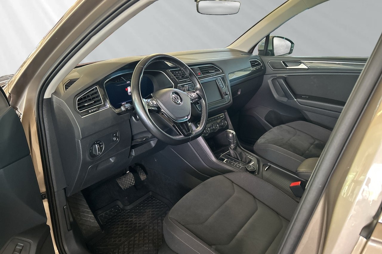 Volkswagen Tiguan 2017, photo 5/6