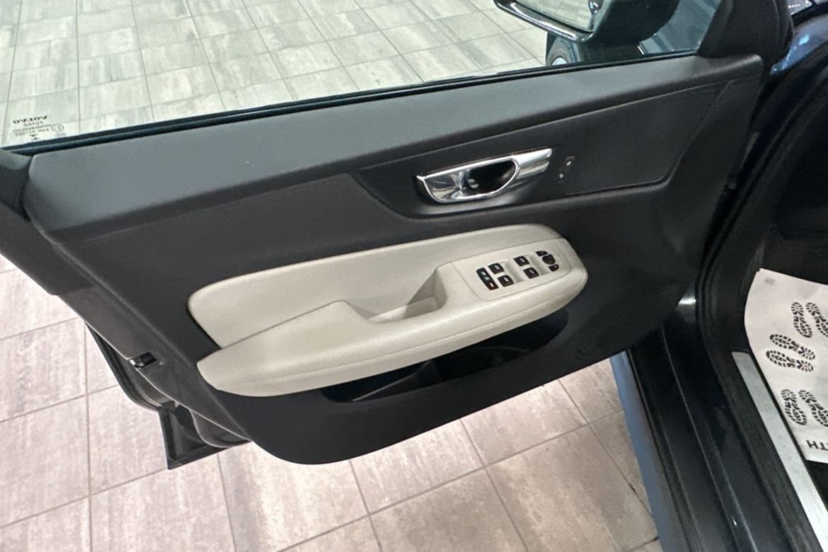 Volvo V60 Cross Country 2020, kuva 7/10