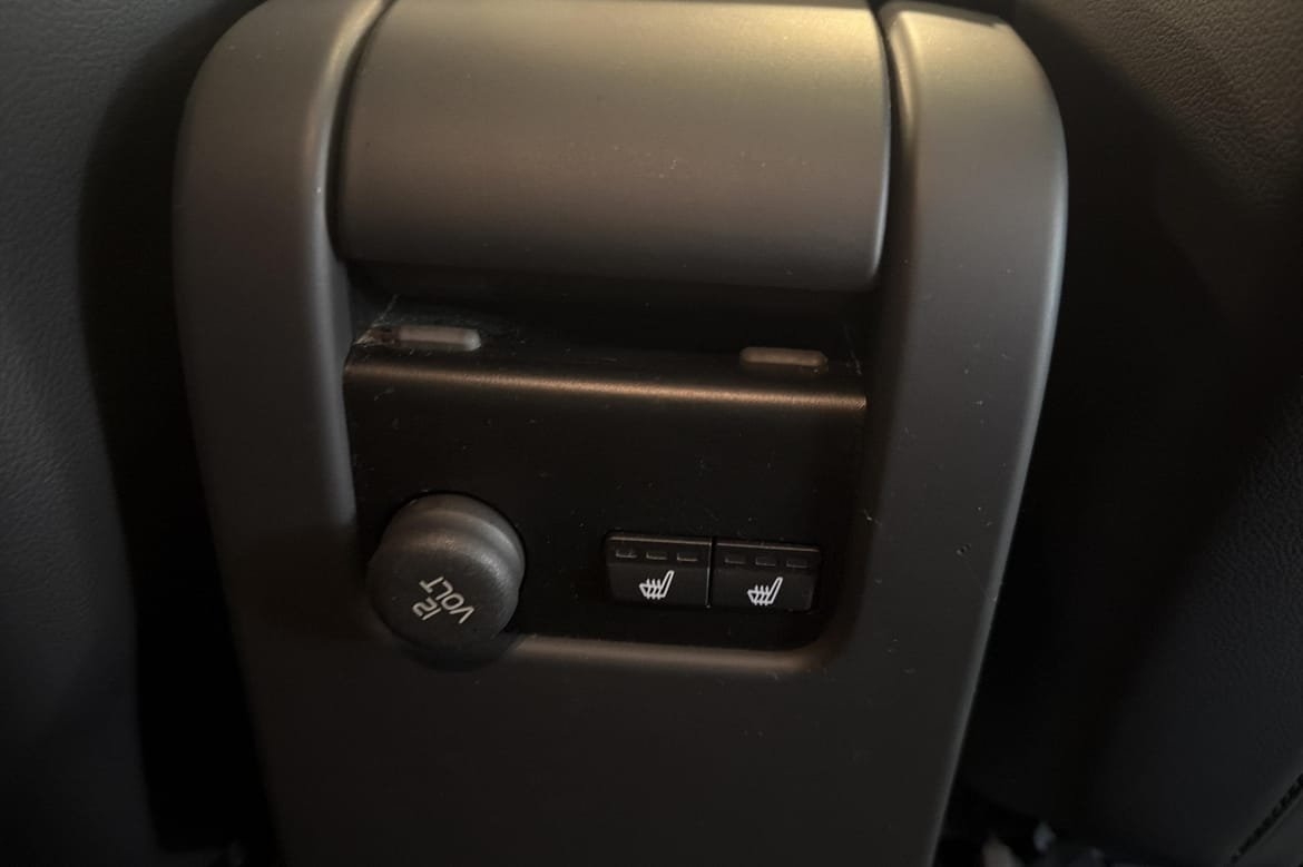 Volvo XC60 2017, photo 6/10