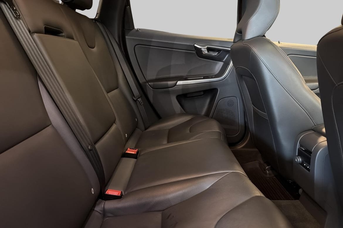 Volvo XC60 2017, photo 5/10