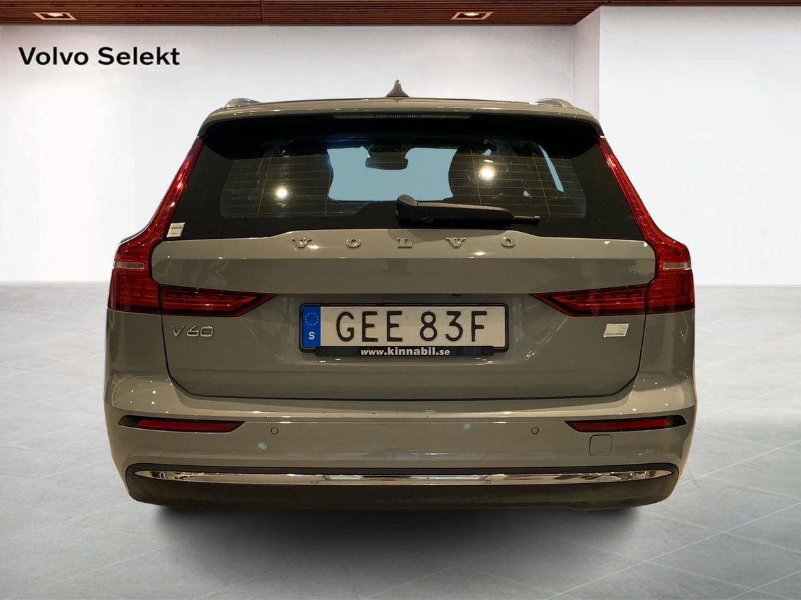 Volvo V60 Recharge T6 II Core Edition 2024, bild 7/10