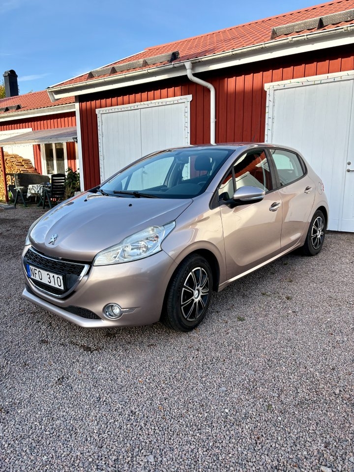 Peugeot 208