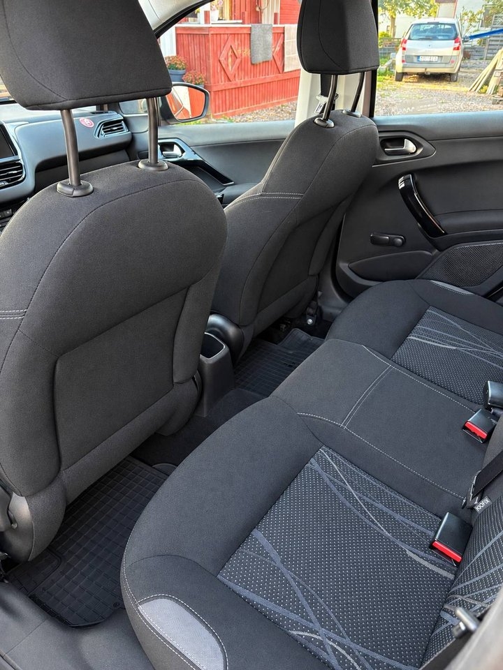 Peugeot 208 5-dörrar 1.2 VTi 2012, bild 7/8