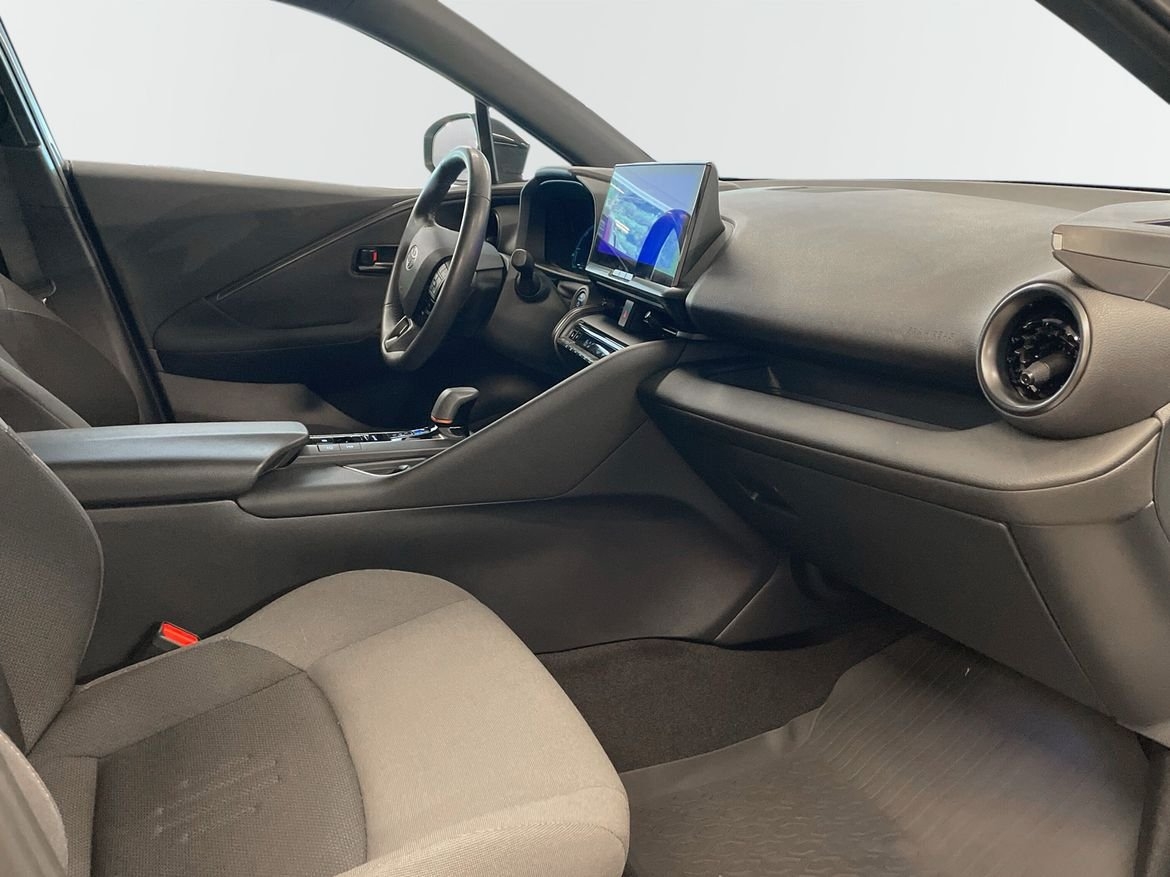 Toyota C-HR Hybrid Style 1,8 V-hjul 2024, bild 7/10