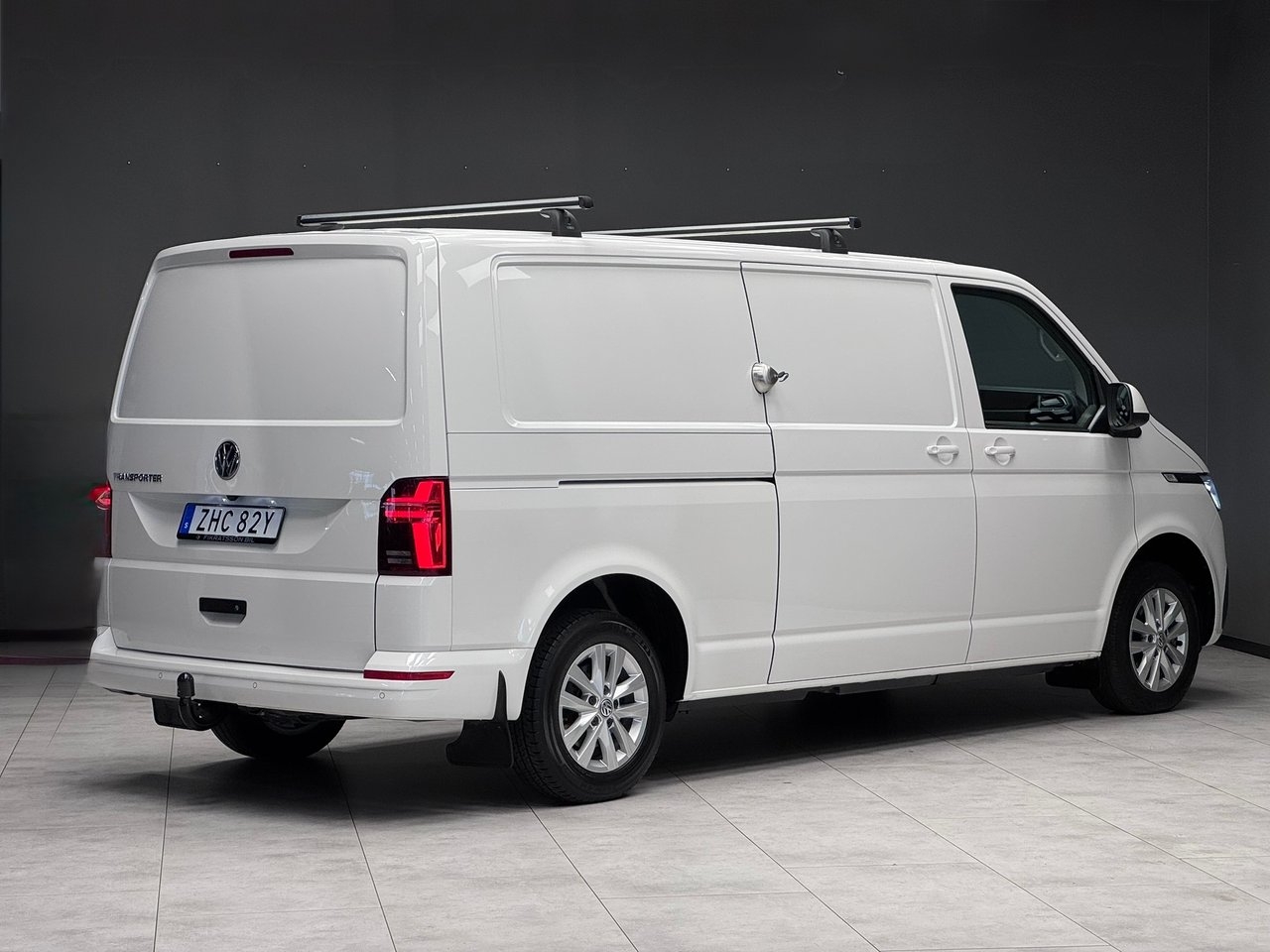 Volkswagen Transporter 2022, kuva 2/10