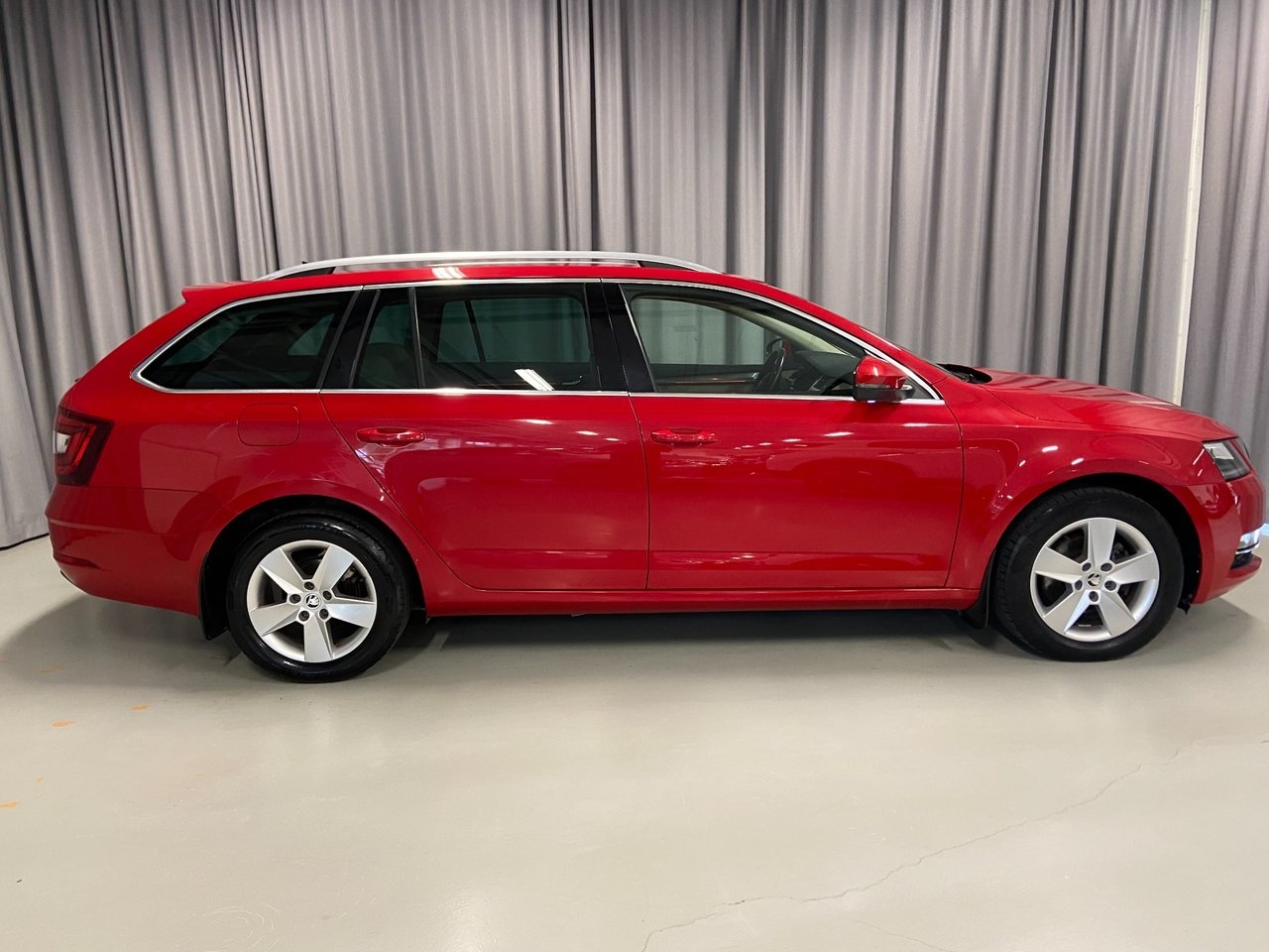 Skoda Octavia 2018, bild 4/10