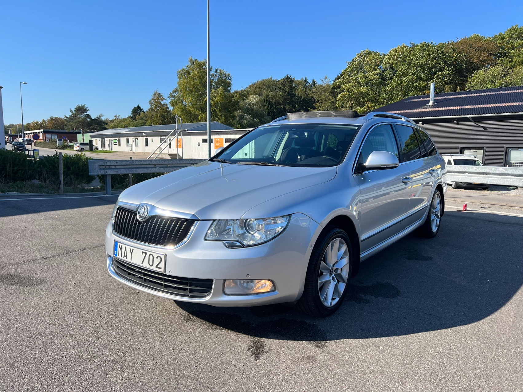 Skoda Superb 2012, kuva 2/10