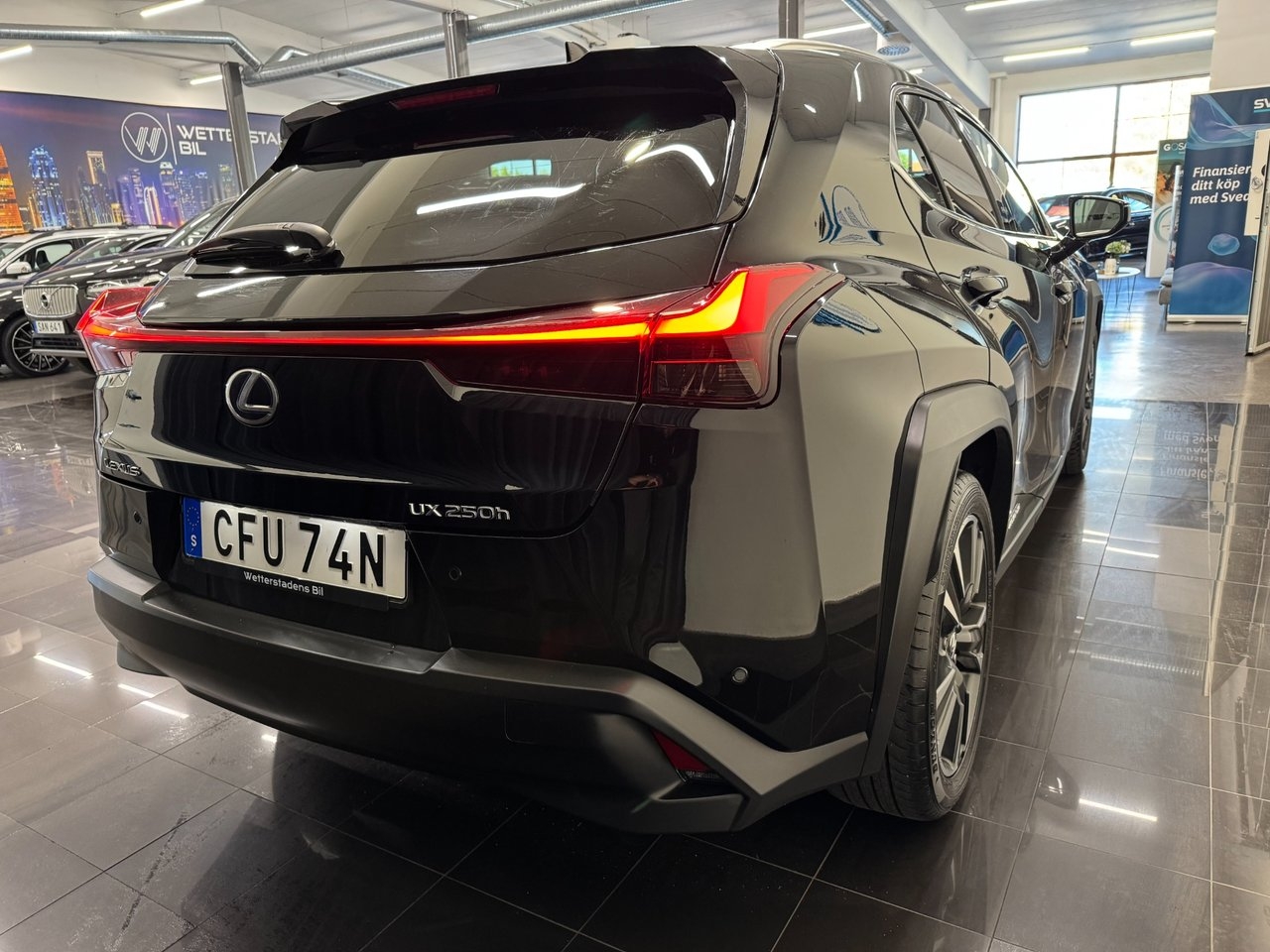 Lexus UX 250h CVT Premium Drag Skinn 2020, kuva 5/10