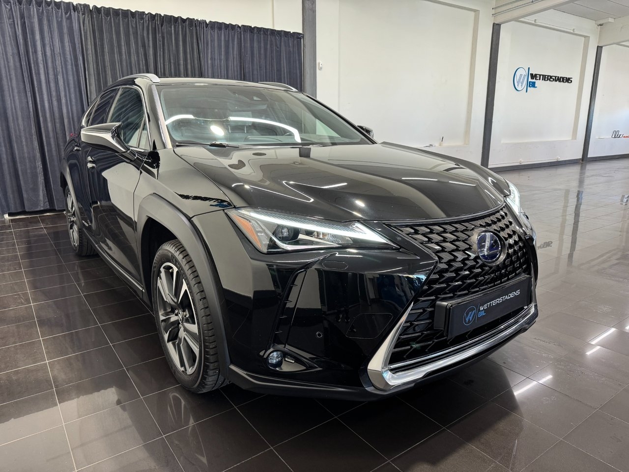 Lexus UX 250h CVT Premium Drag Skinn 2020, kuva 4/10
