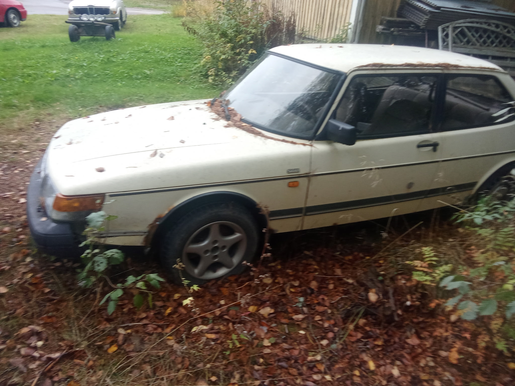 Saab 900 2-dörrar Sedan 2.0 Manuell 1988, bild 2/3