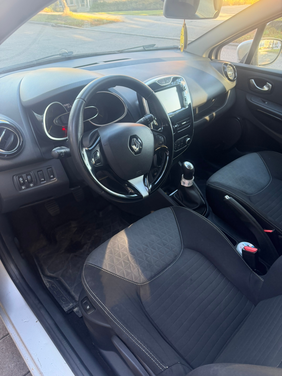 Renault Clio 2015, photo 7/9