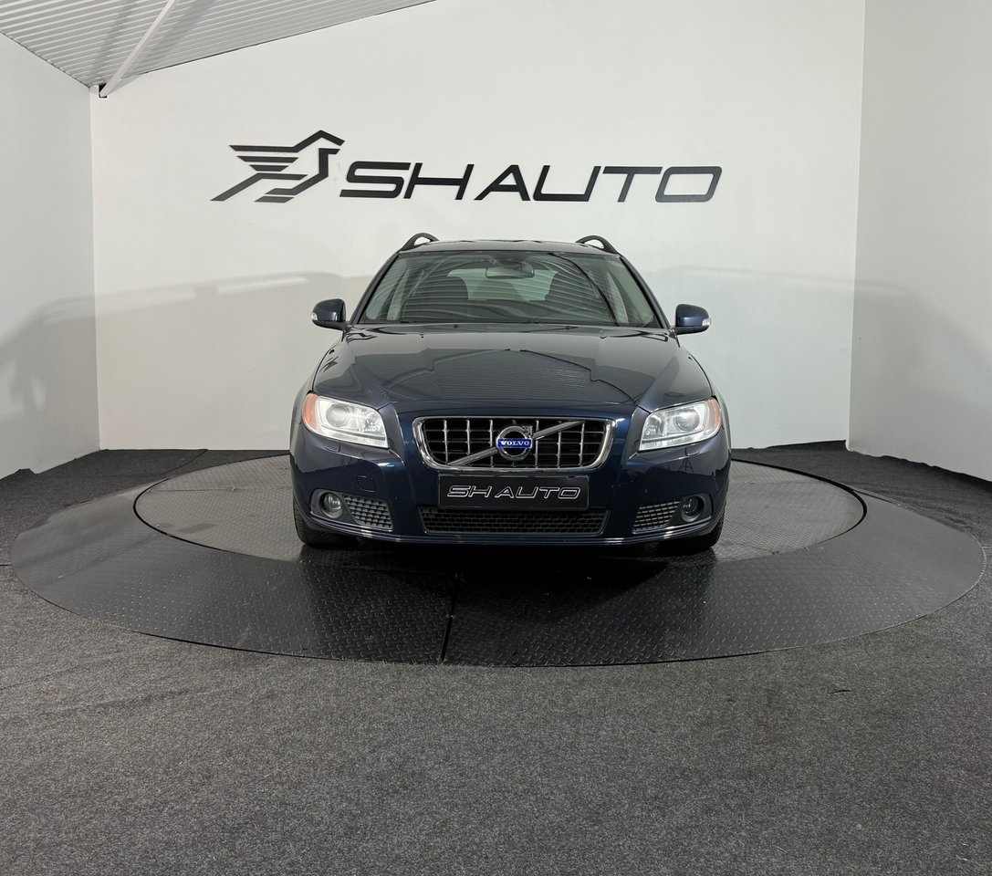 Volvo V70 2.5FT Momentum 2010, bild 2/10