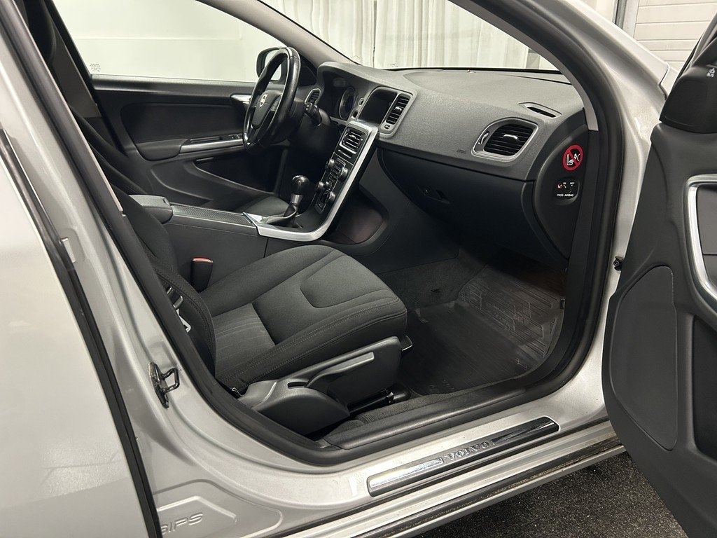 Volvo V60 2012, kuva 7/10
