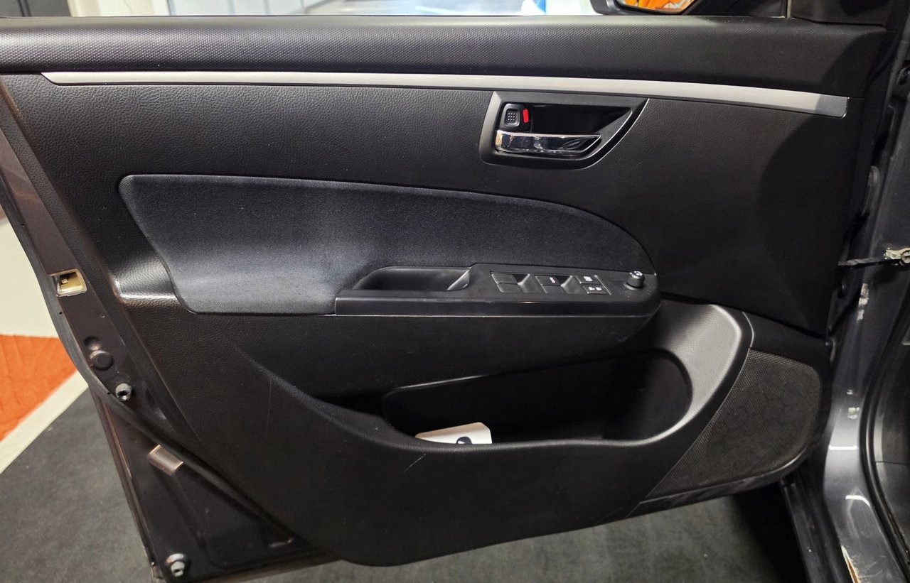 Suzuki Swift 2011, bild 7/10