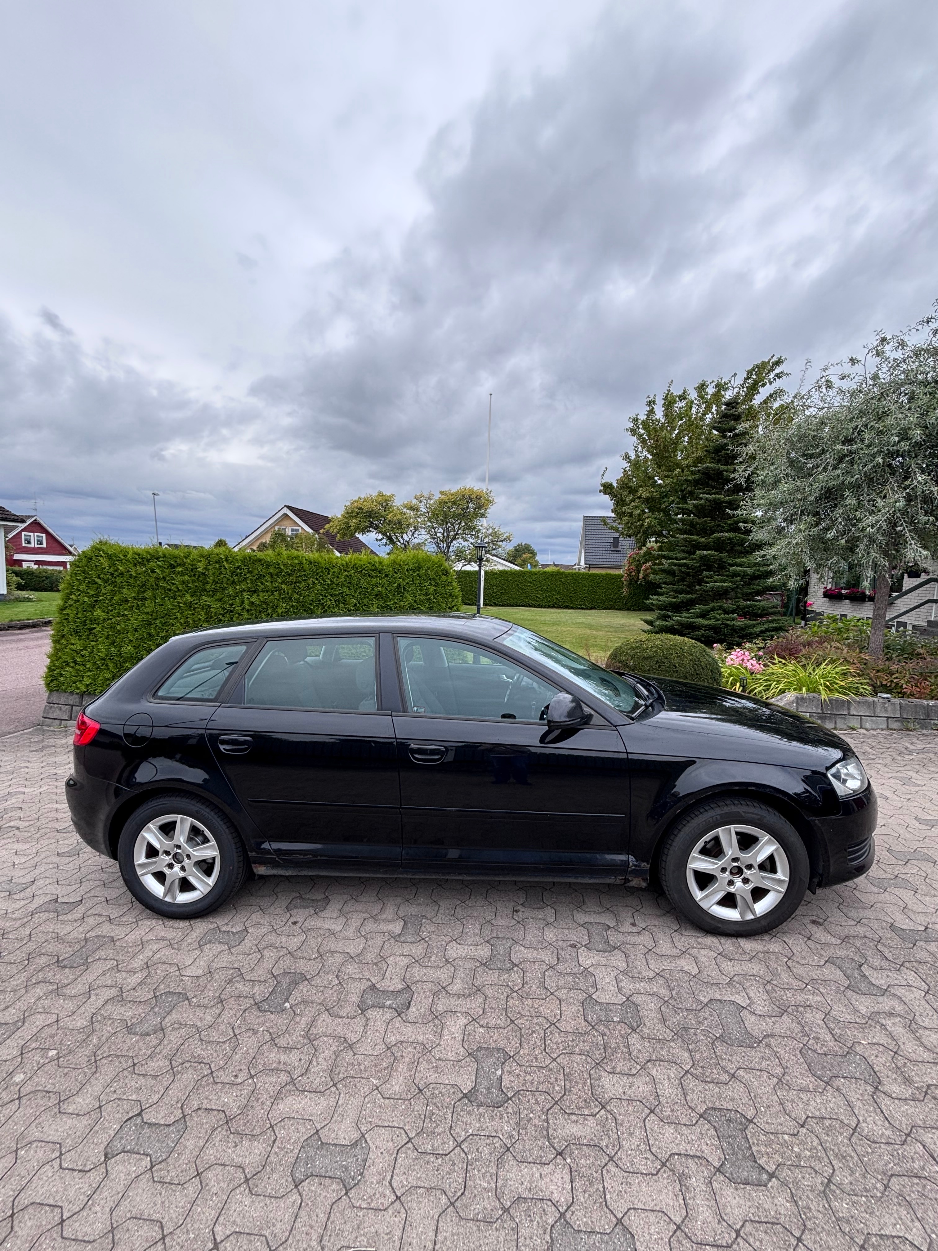 Audi A3 Sportback 1.6 E-Power 8v Manuell 2010, bild 2/6