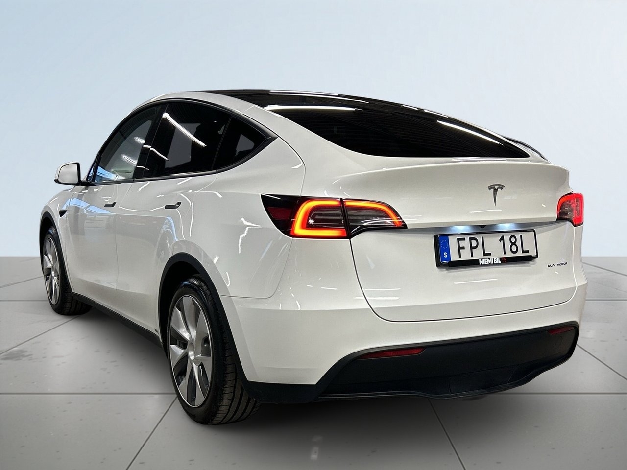 Tesla Model Y 2023, kuva 5/23