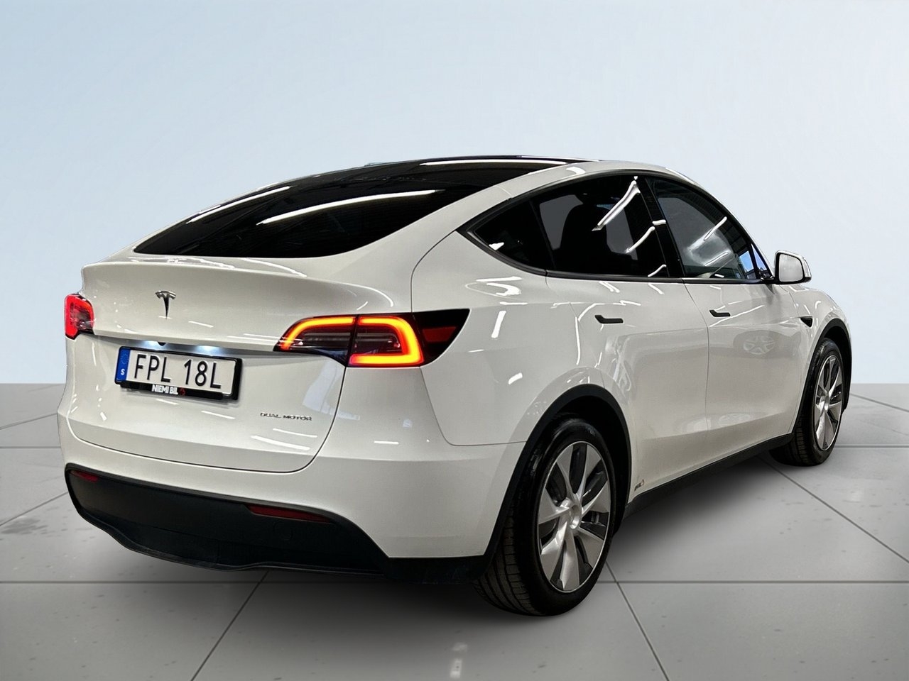Tesla Model Y 2023, kuva 6/23