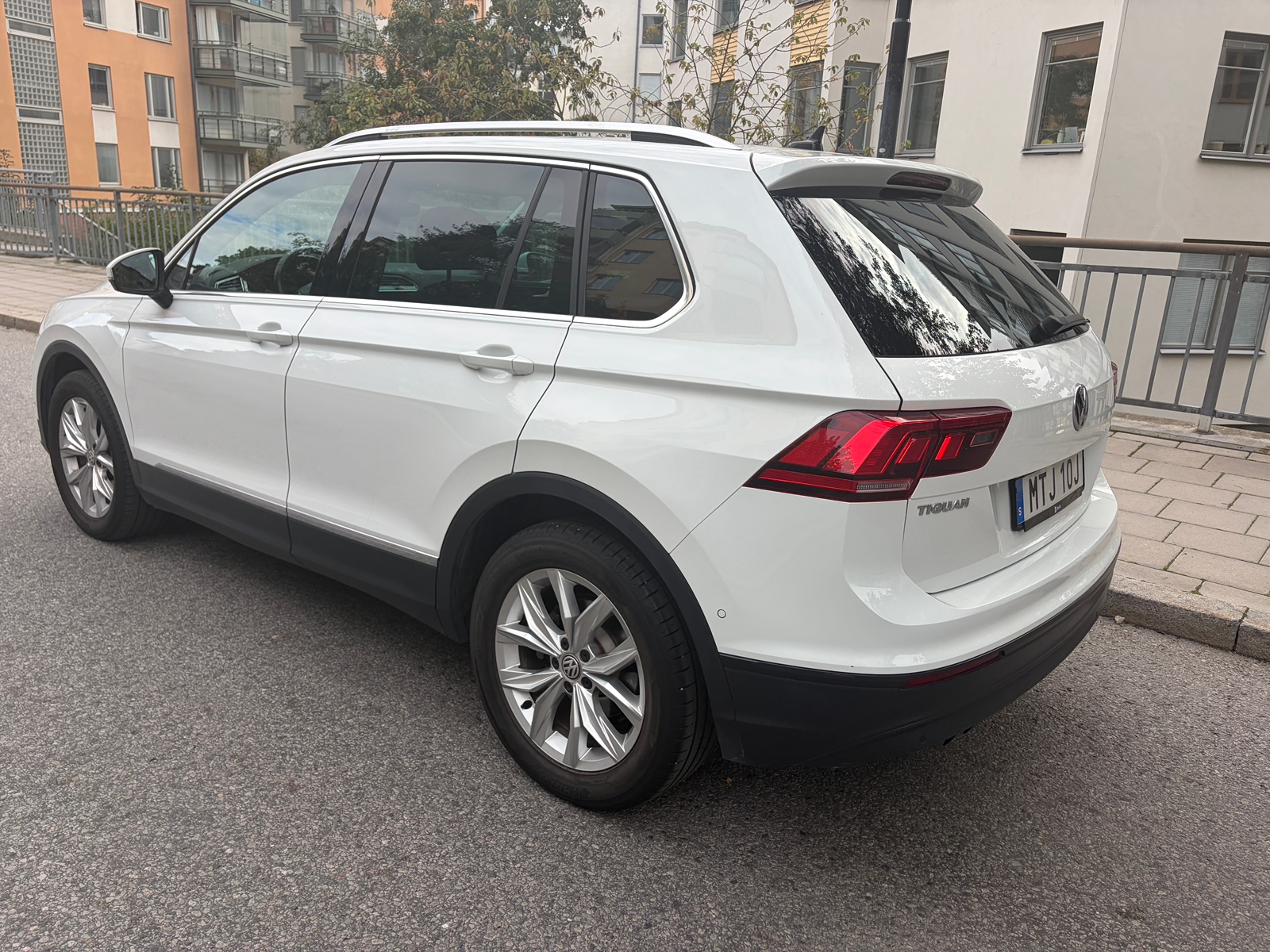 Volkswagen Tiguan 2020, bild 2/8