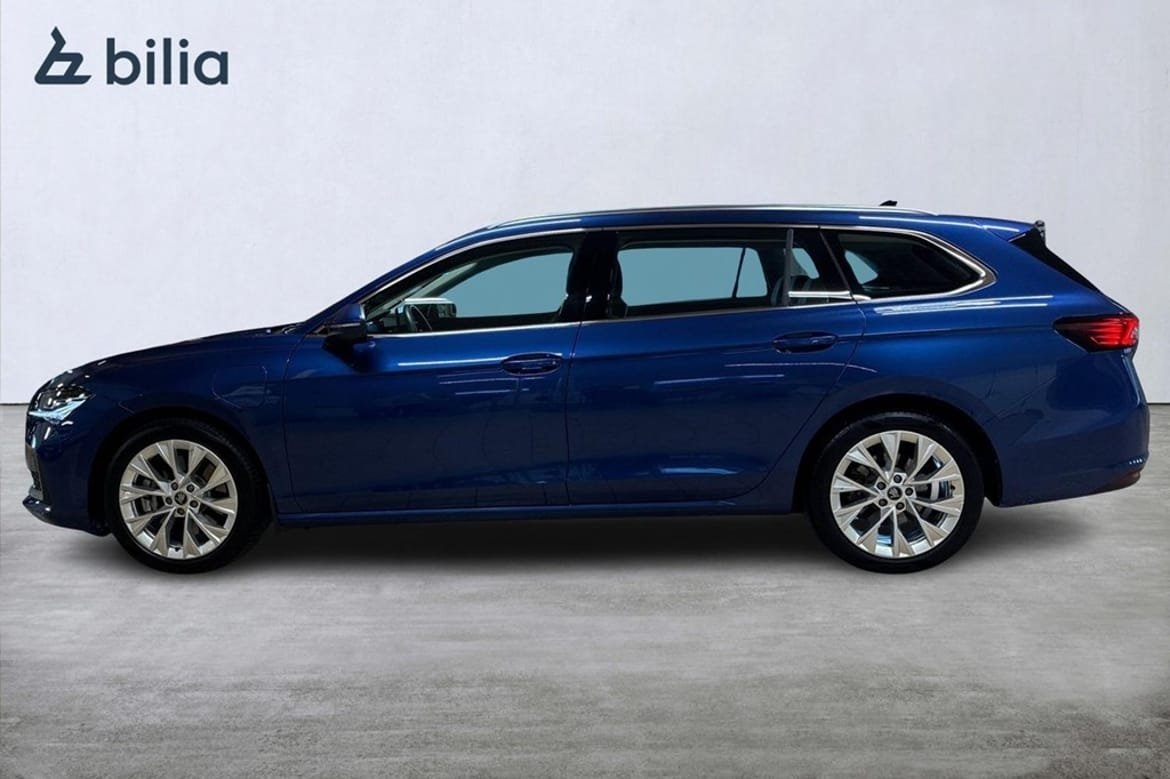 Skoda Superb 2025, photo 3/10
