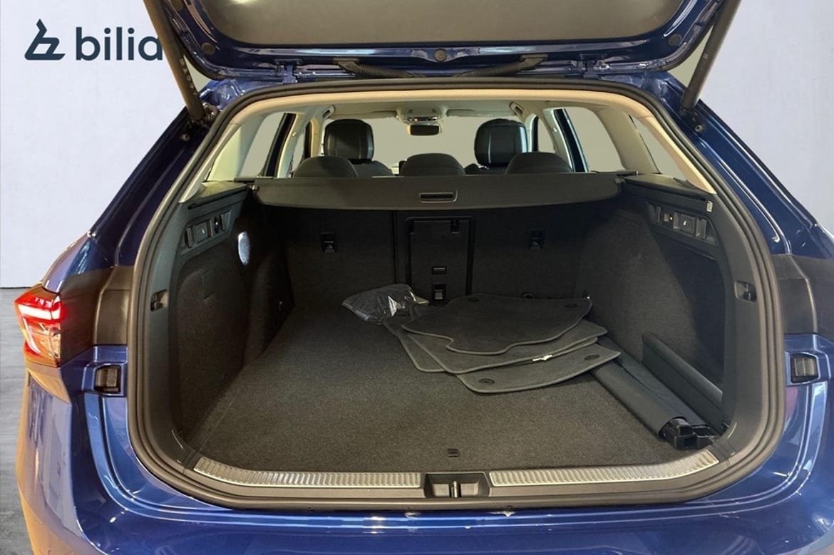 Skoda Superb 2025, photo 6/10
