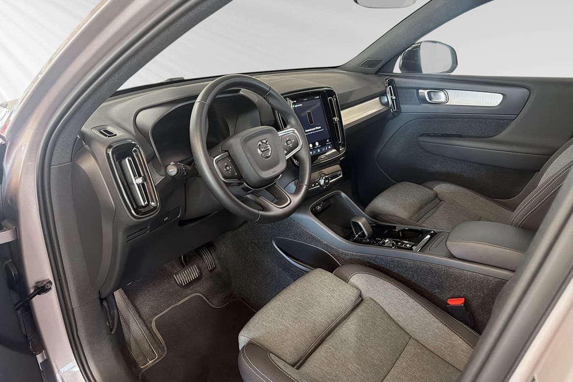 Volvo XC40 B4 FWD Bensin Plus Dark 2026, bild 7/10