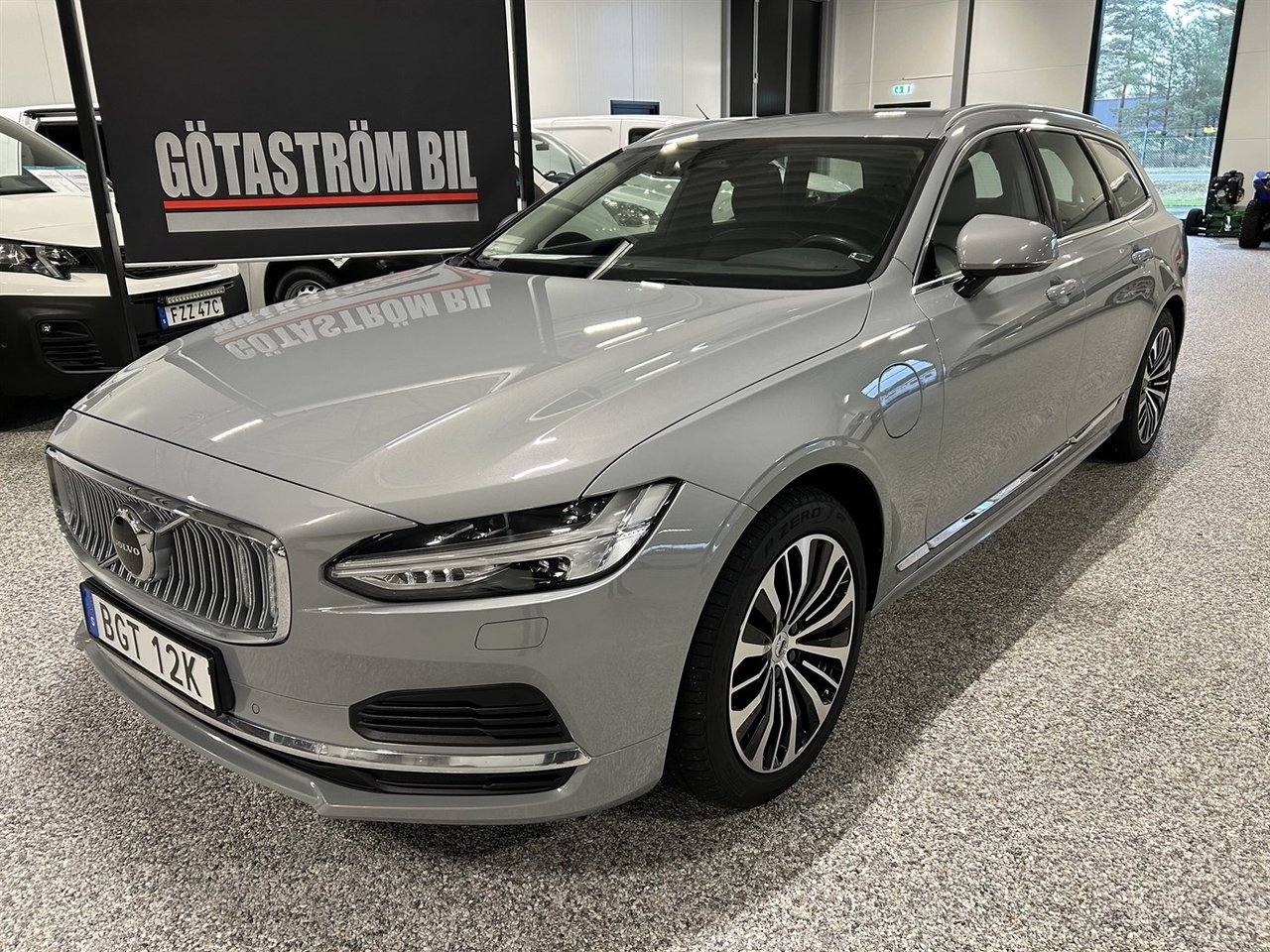 Volvo V90