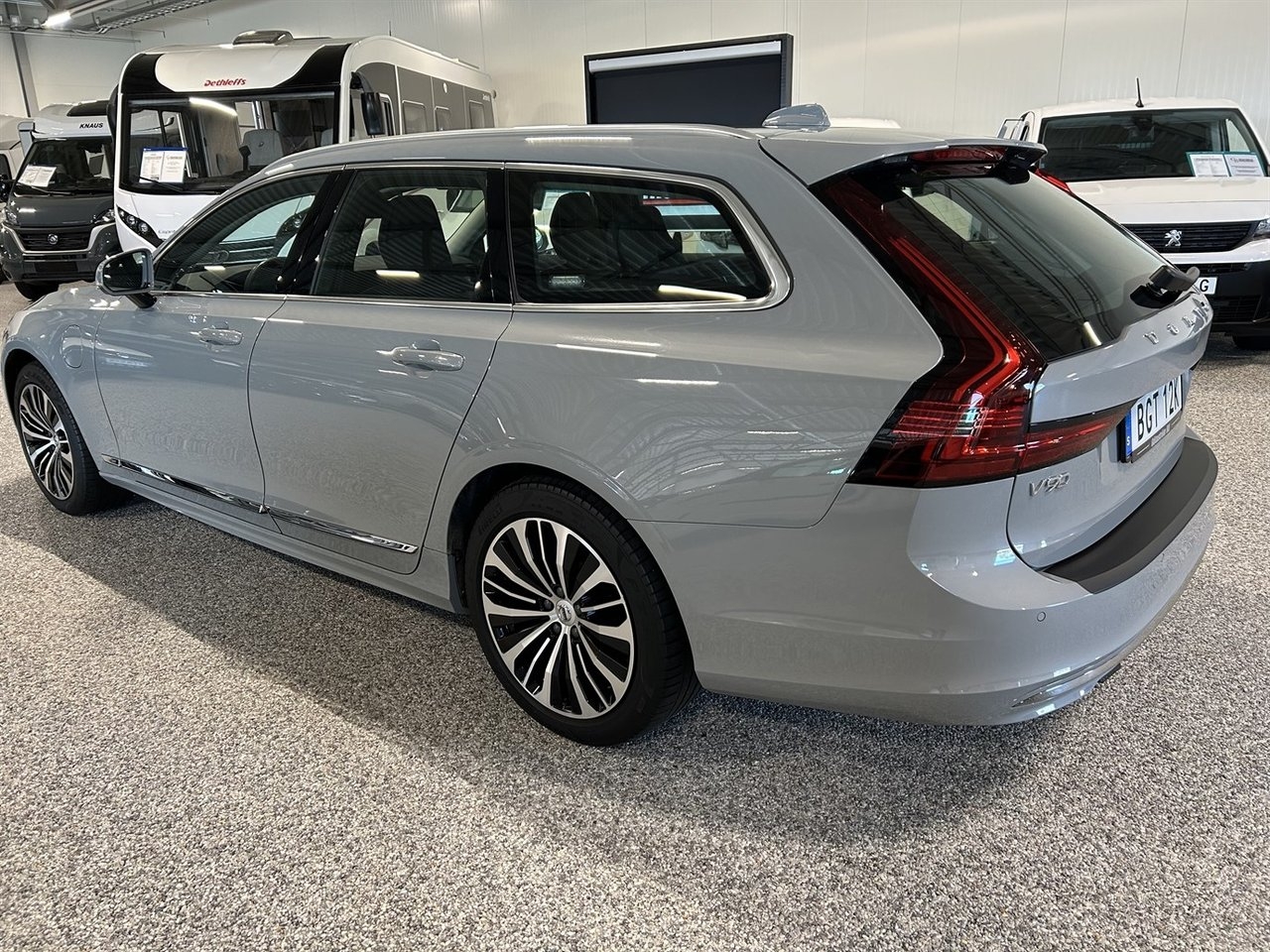 Volvo V90 2024, kuva 2/10