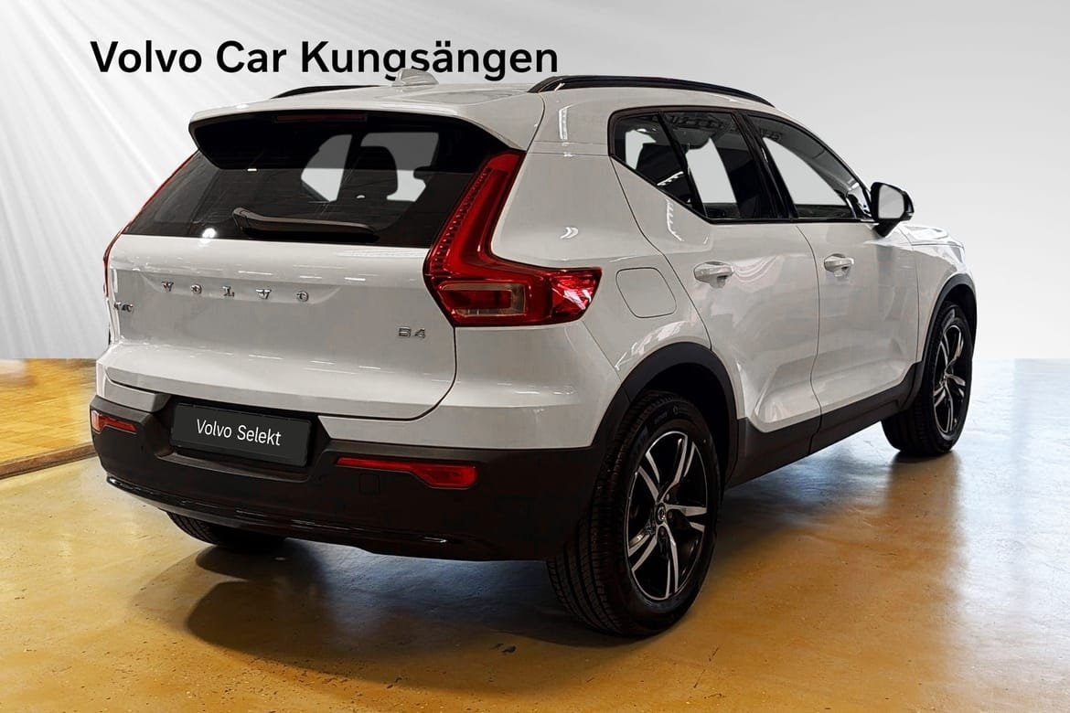 Volvo XC40 B4 FWD Bensin Plus Dark 2026, photo 5/10