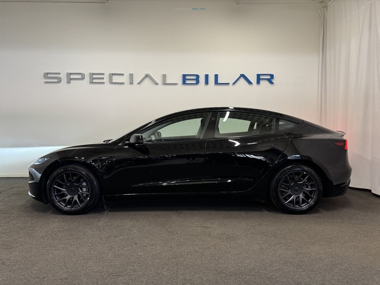 Tesla Model 3 2024, bild 2/10