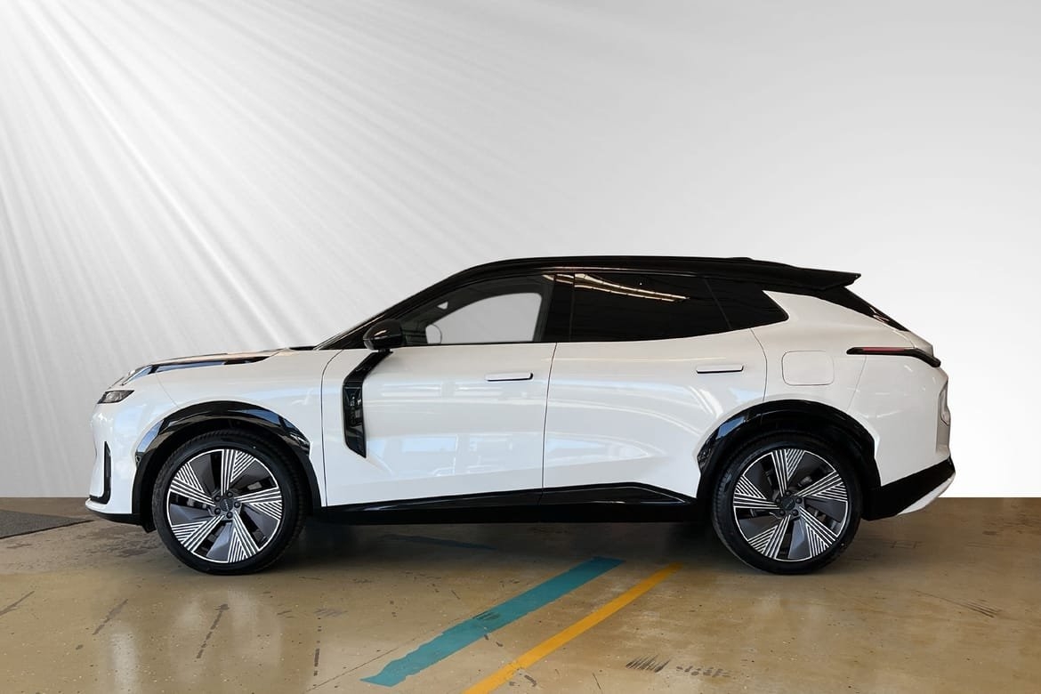 Lynk & Co 08 More PHEV 2025, bild 2/10