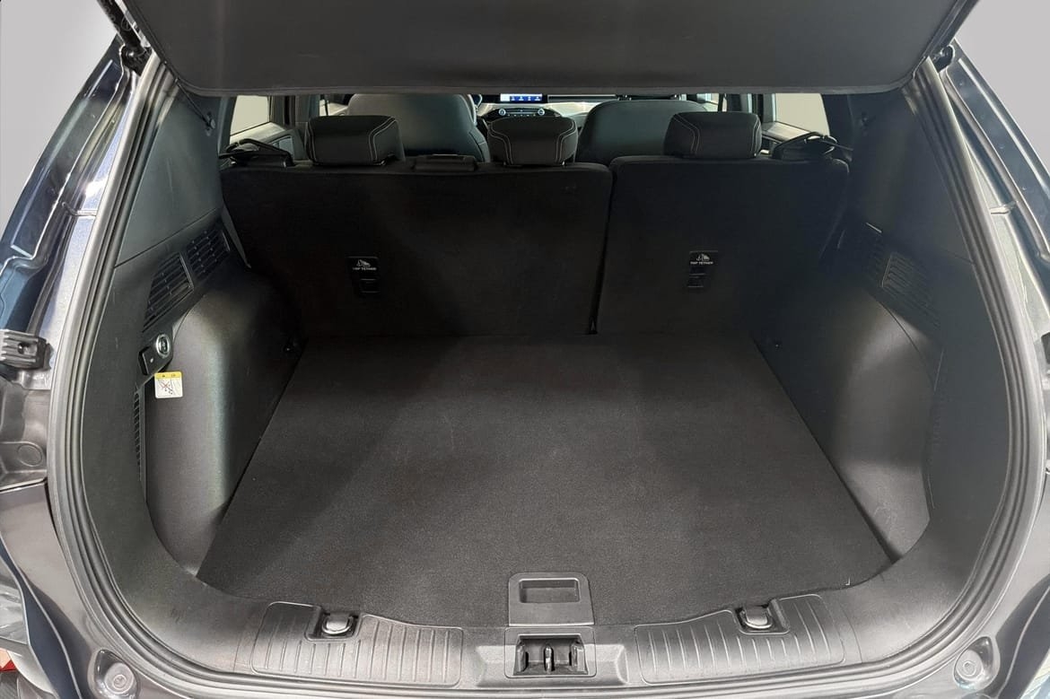 Ford Kuga Plug-In Hybrid E85 Nordic 2022, bild 7/10