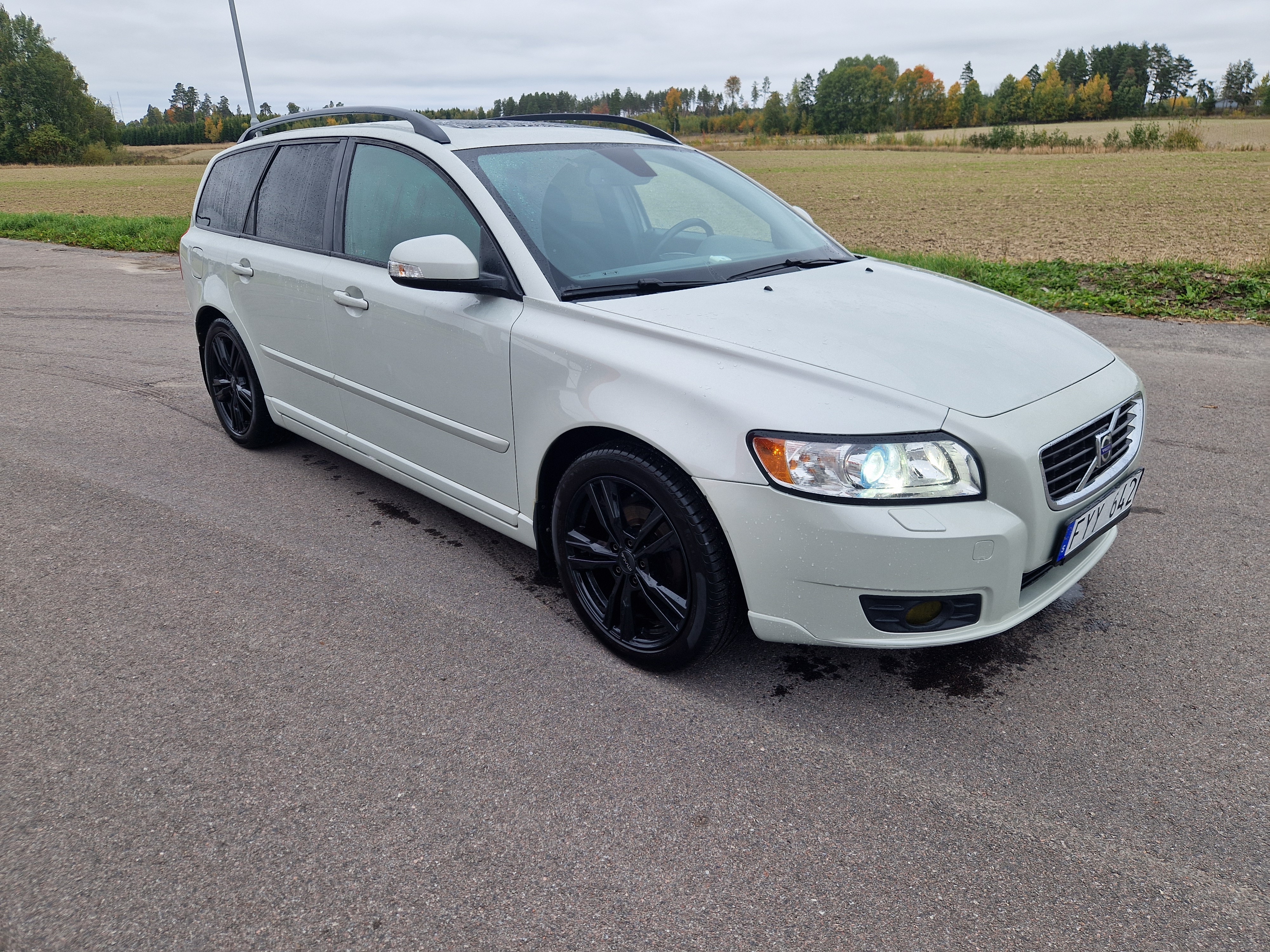 Volvo V50 D2 Manuell 2011, bild 2/7
