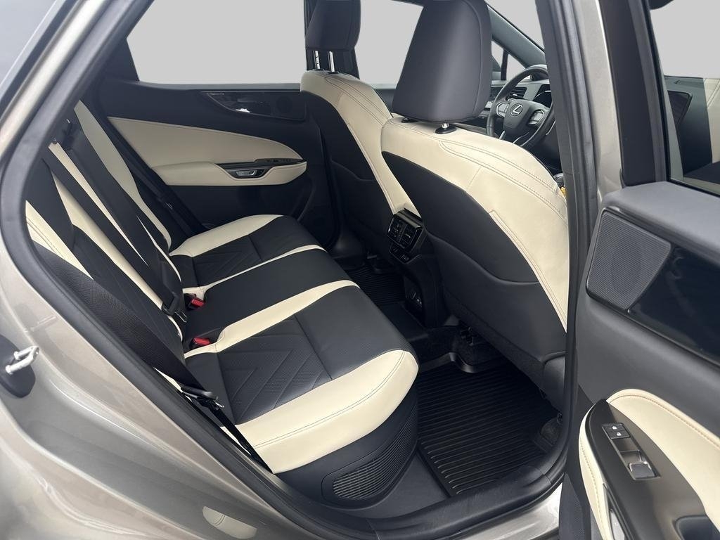 Lexus NX 450h+ Executive Teknikpaket 2023, kuva 7/10
