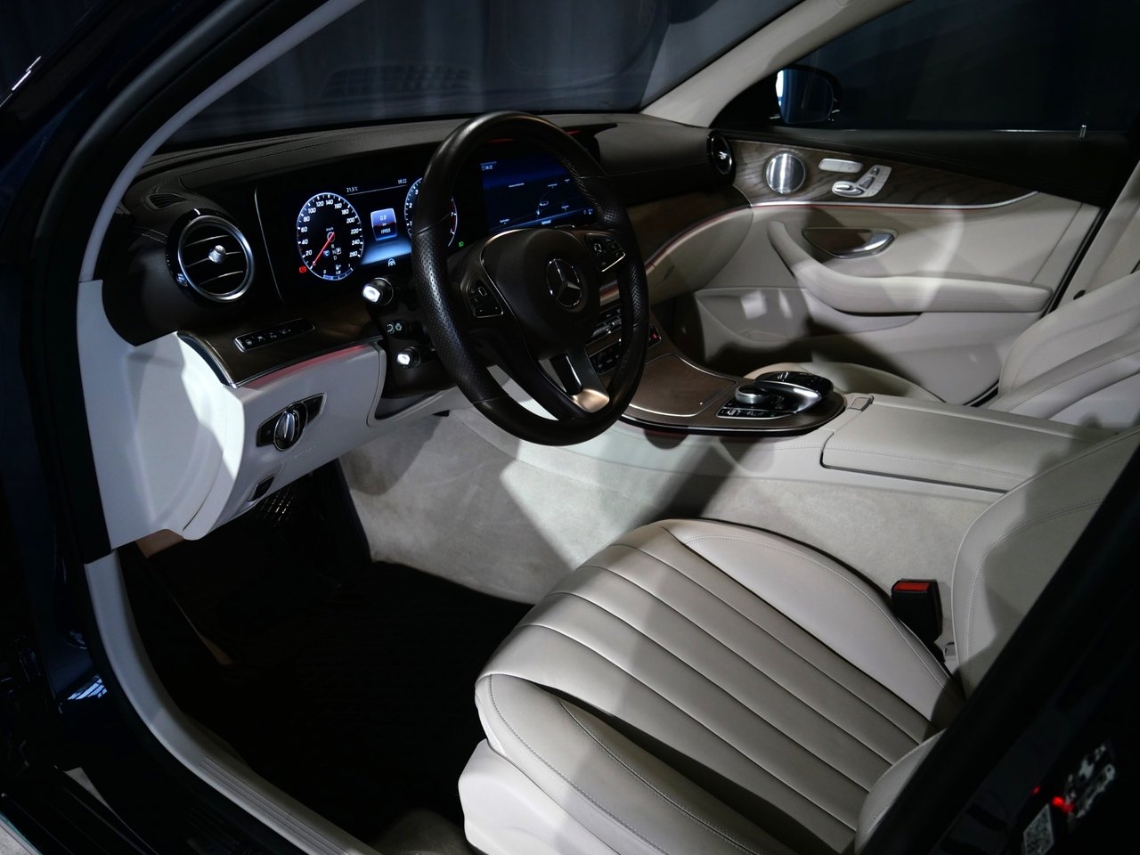Mercedes-Benz E 400 T 4M Exclusive 333hk 2018, bild 7/10