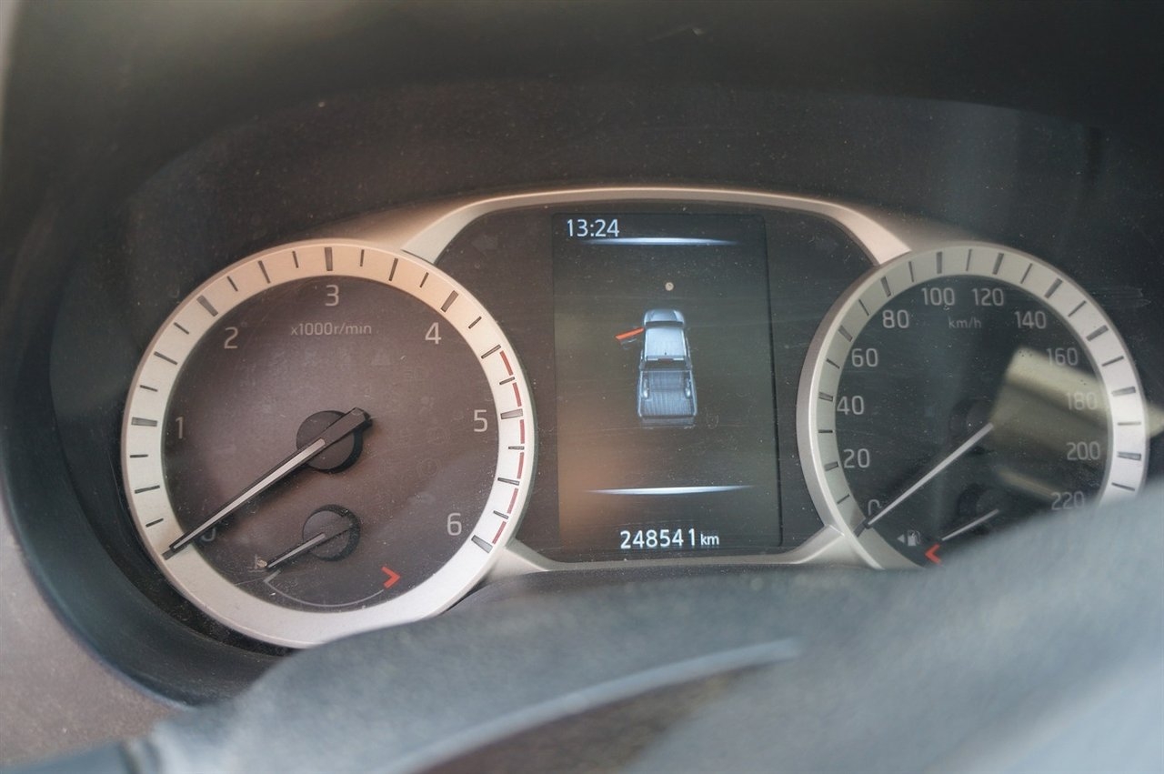 Nissan Navara 2016, bild 3/3