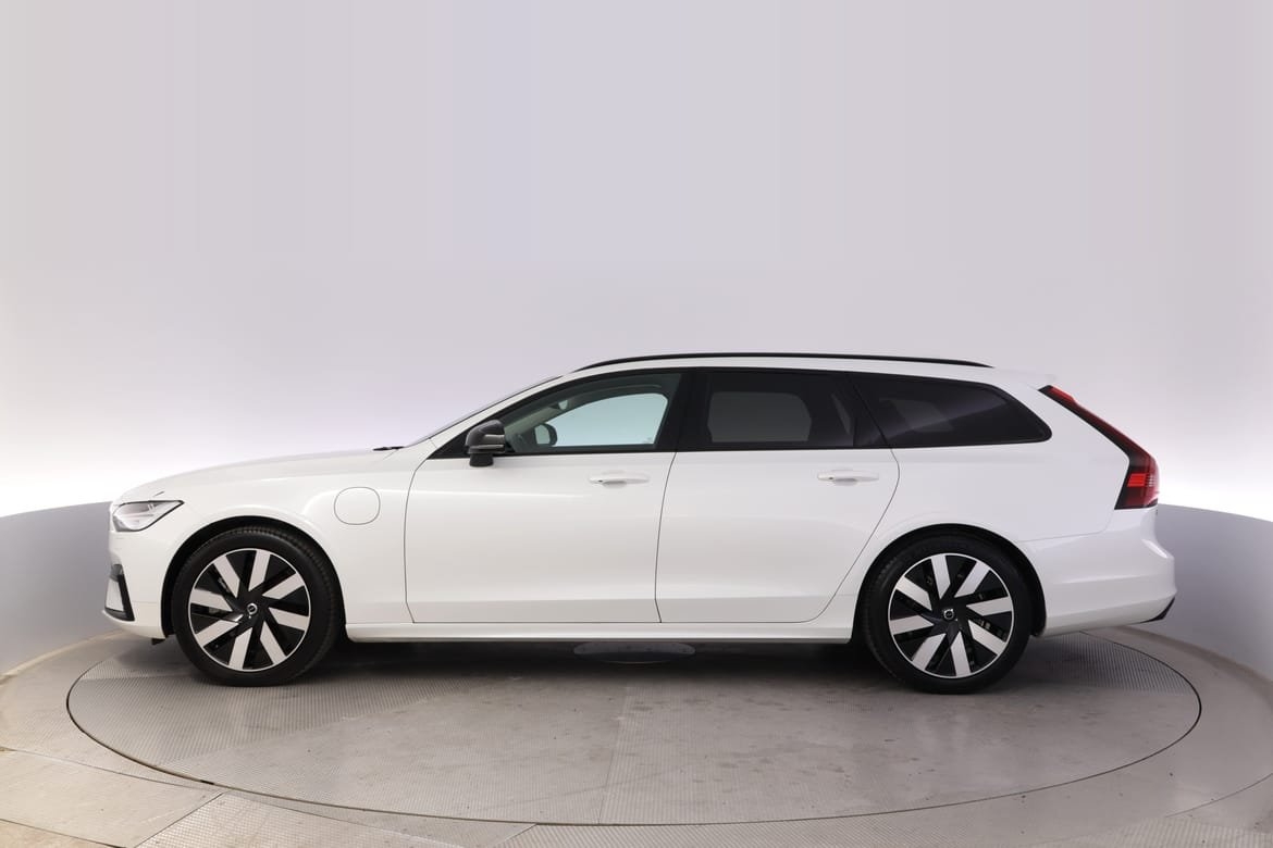 Volvo V90 T6 Plus Dark Edition 2025, photo 2/10