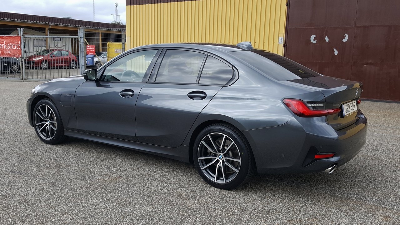 BMW 330 2020, kuva 7/10