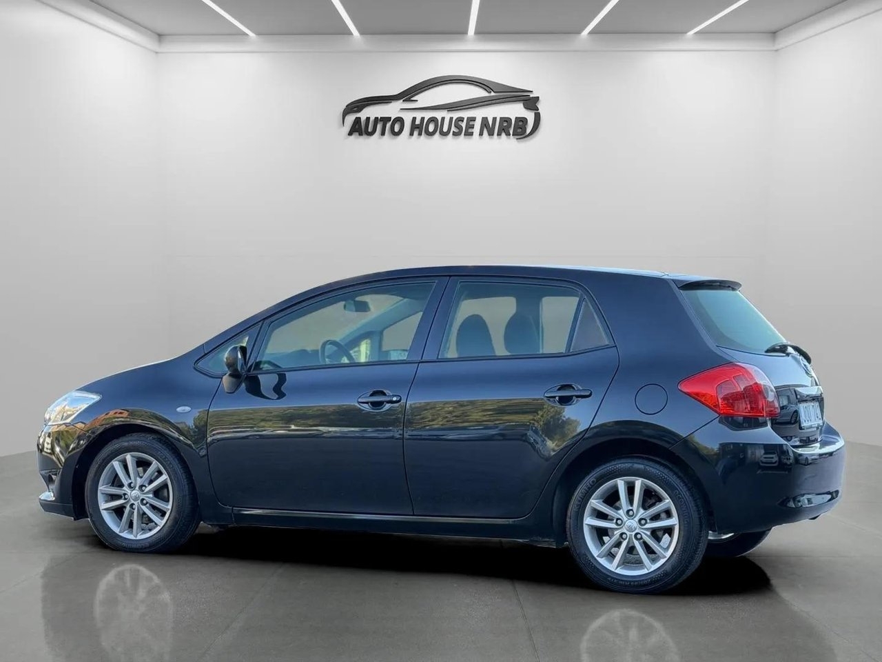 Toyota Auris 2009, photo 7/10