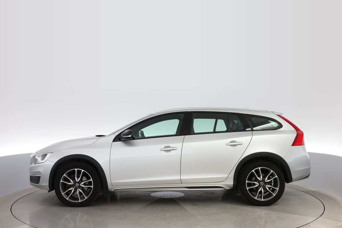 Volvo V60 Cross Country 2017, bild 2/10