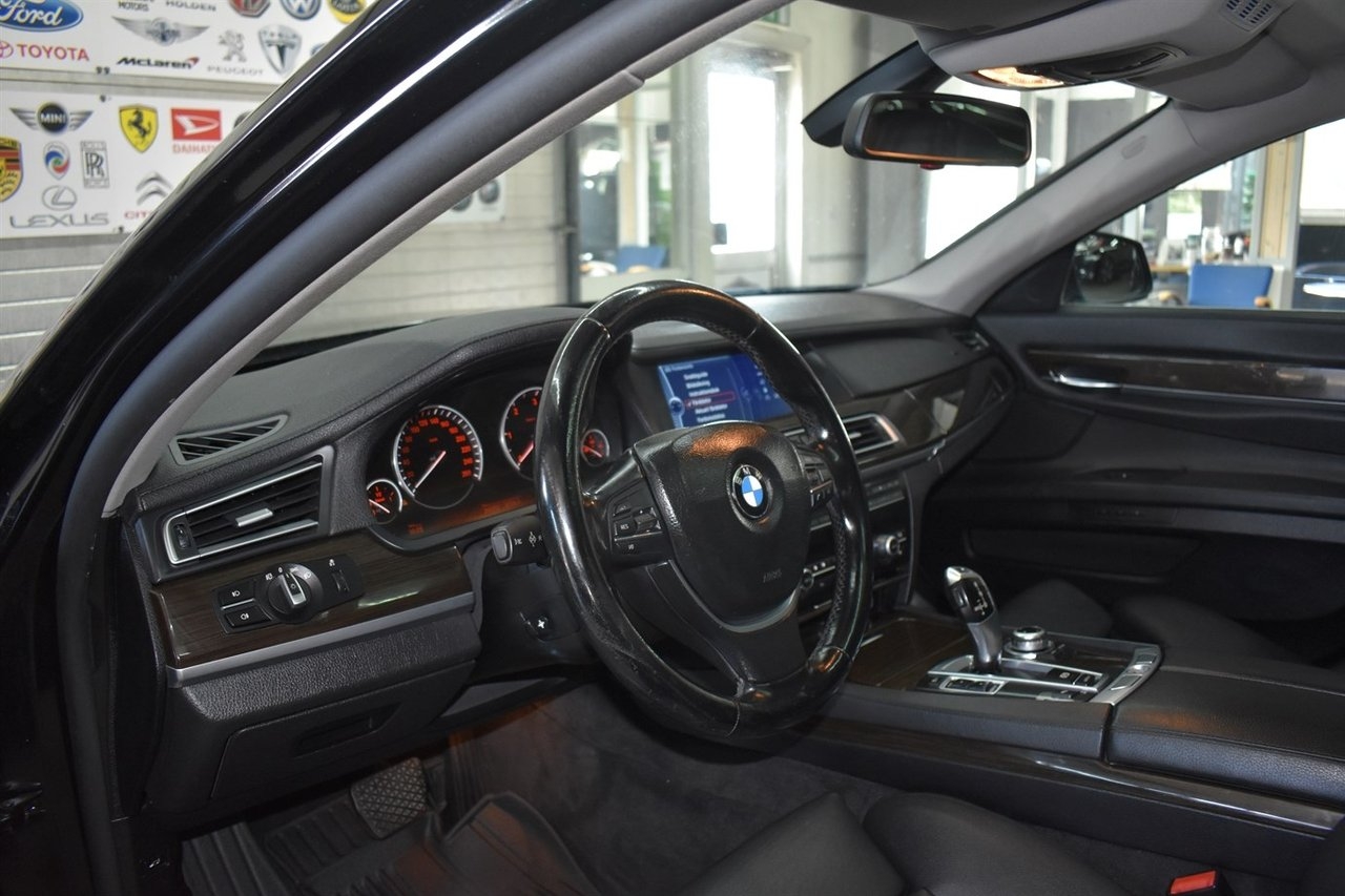 BMW 730 d Steptronic (245hk) Taklucka 2010, photo 5/10