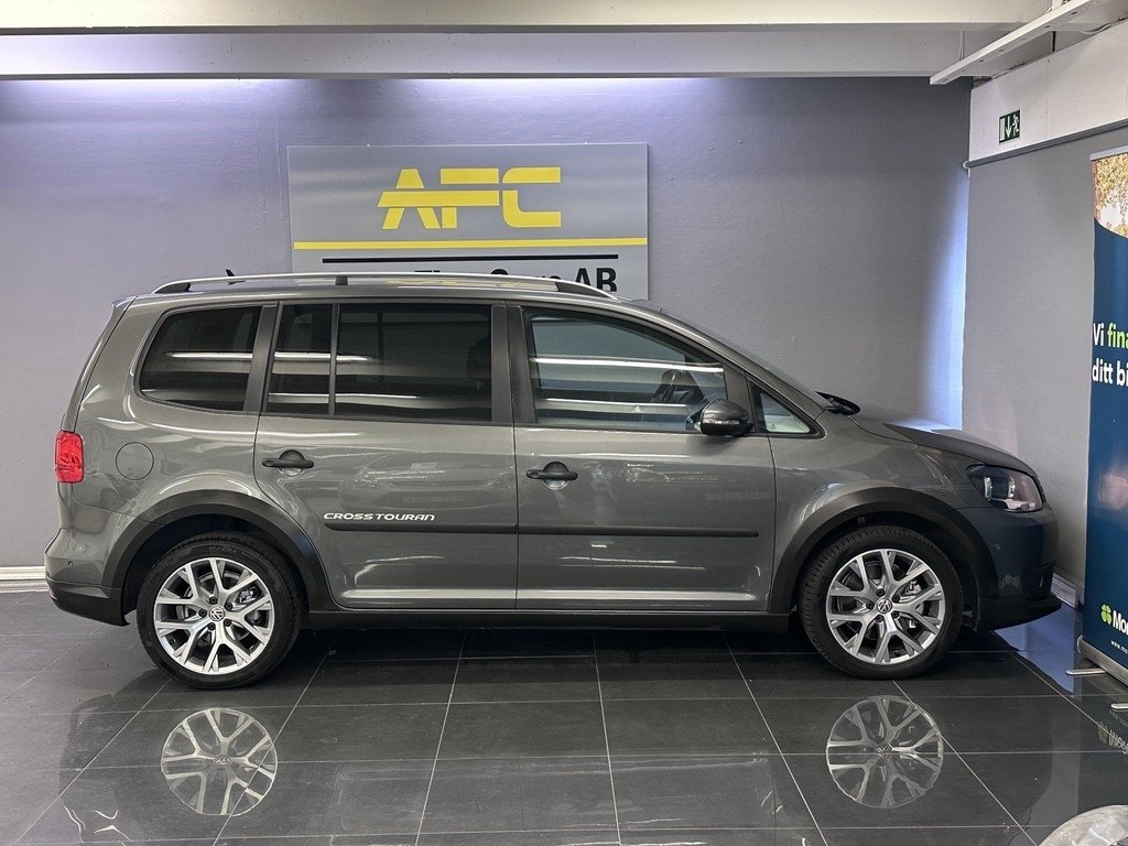 Volkswagen CrossTouran 2015, kuva 7/10