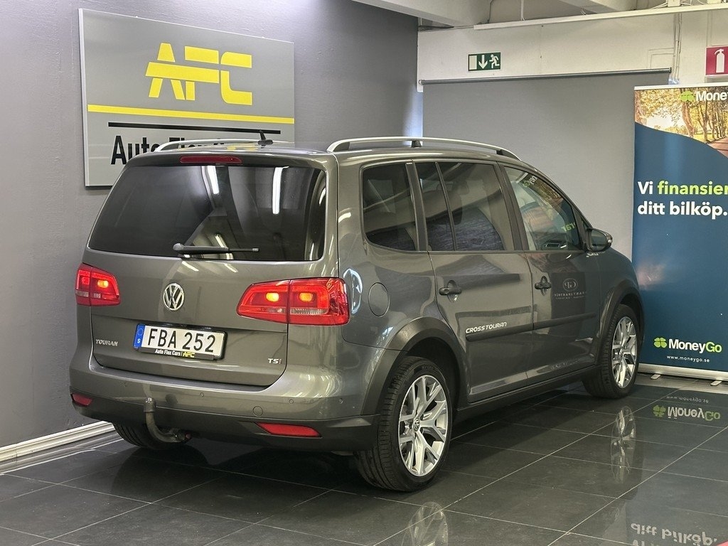 Volkswagen CrossTouran 2015, kuva 6/10