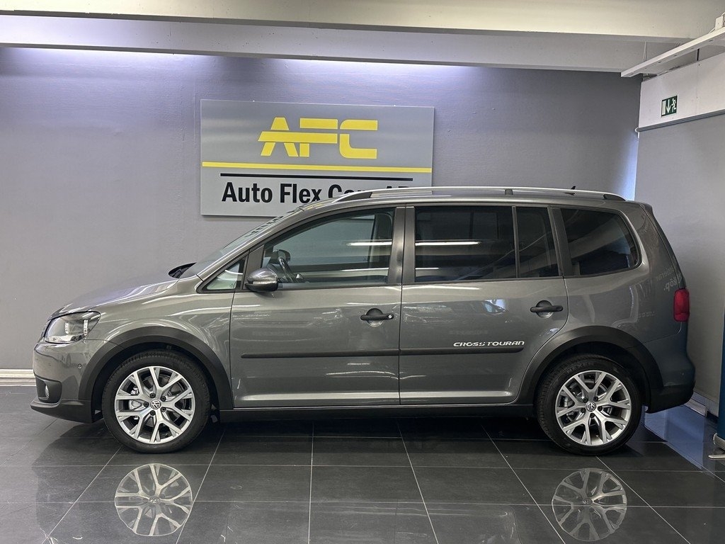 Volkswagen CrossTouran 2015, kuva 3/10