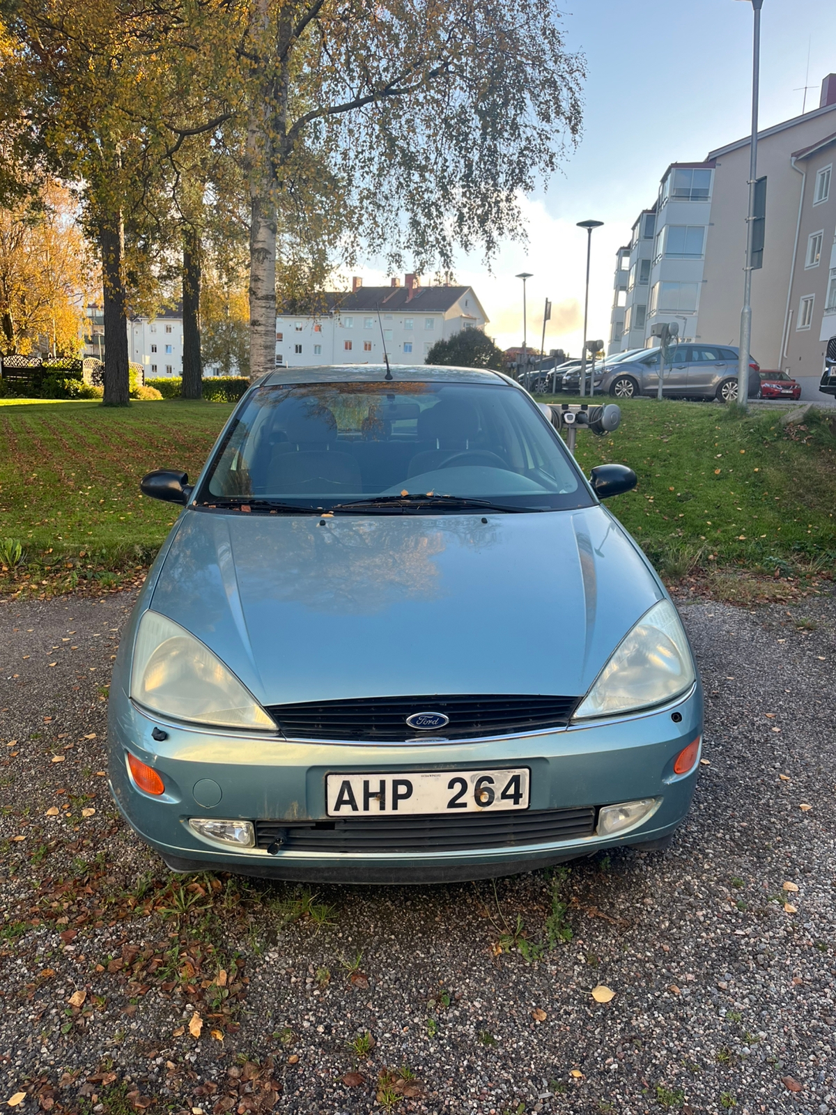 Ford Focus 5-dörrars 1.6 Manuell 1999, bild 2/4