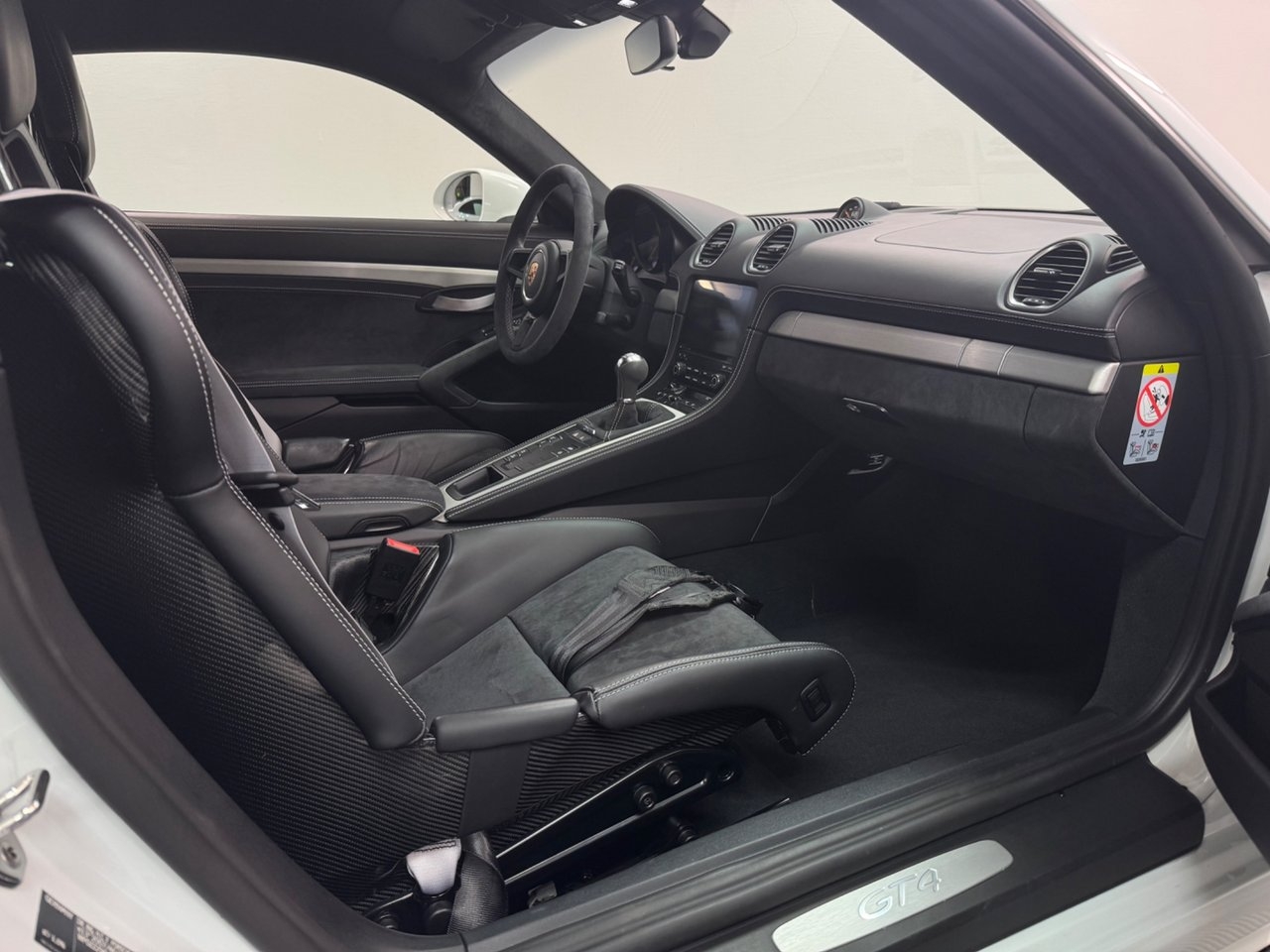 Porsche 718 Cayman GT4 2020, photo 7/10