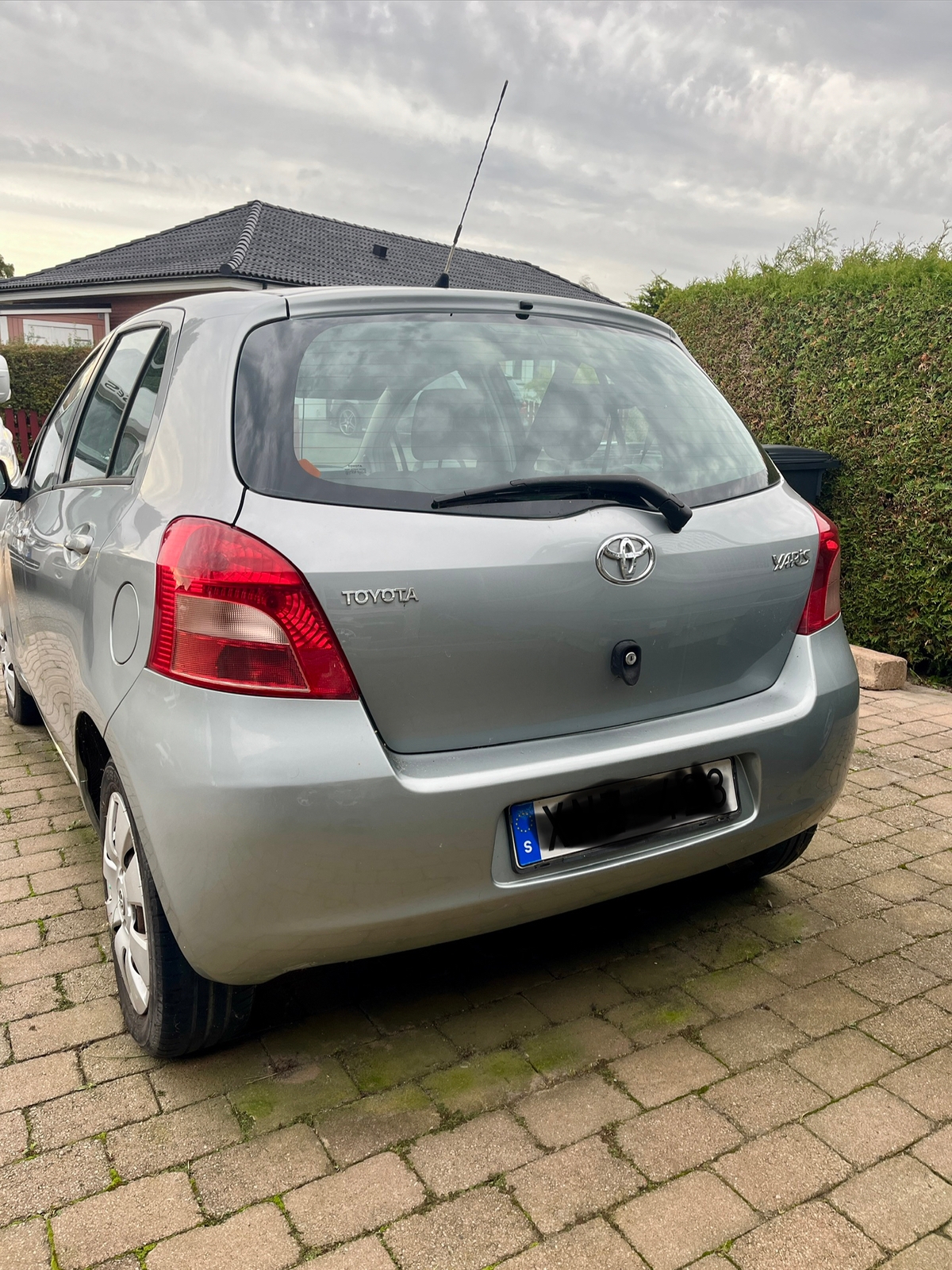 Toyota Yaris 5-dörrar 1.3 VVT-i Manuell 2006, bild 2/4